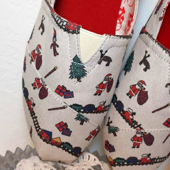 Womens Toms Belmont Christmas Holiday Casual Flat Slip-Ons - Picture 3 of 10
